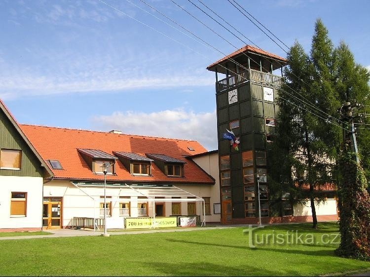 Soběšovice: Soběšovice - uitkijktoren bij het gemeentehuis