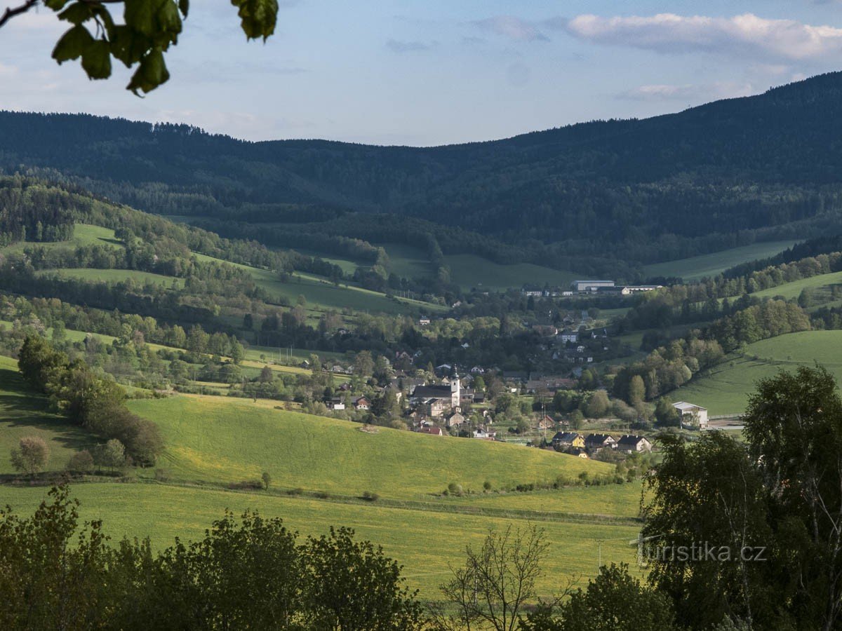 Sábado da vista de Nad Maršíkovem