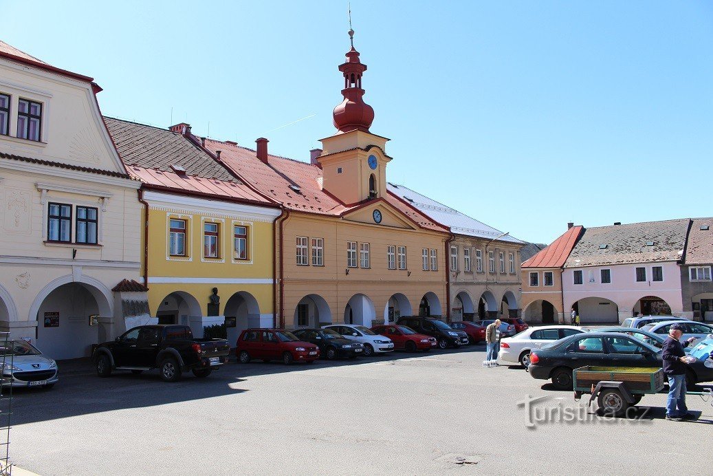 Sobotka, das ehemalige Rathaus auf dem Platz