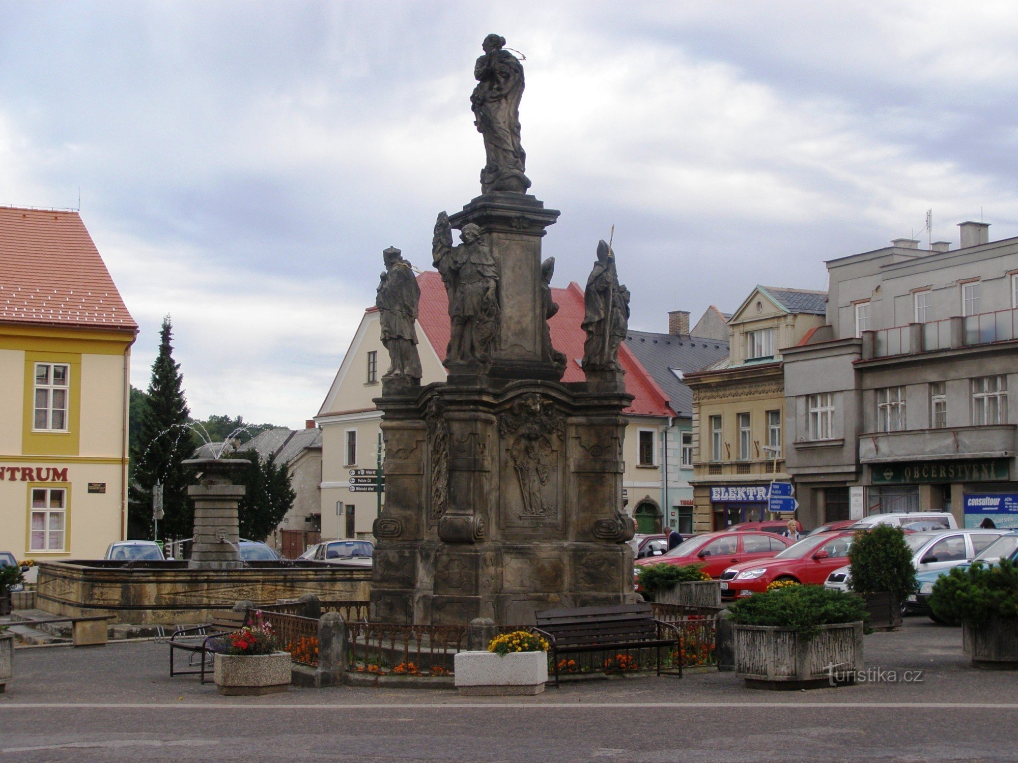 sábado - praça