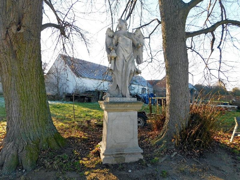 socha archanděla Rafaela