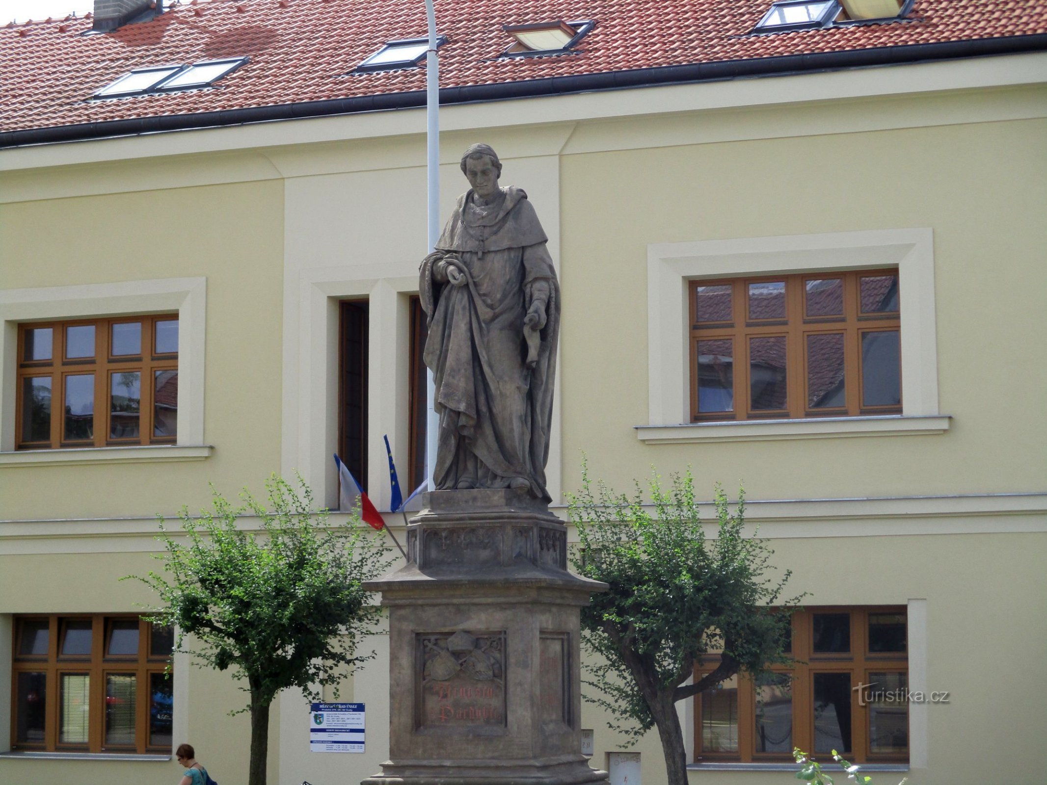 Statua di Arnošta da Pardubice a Úvaly
