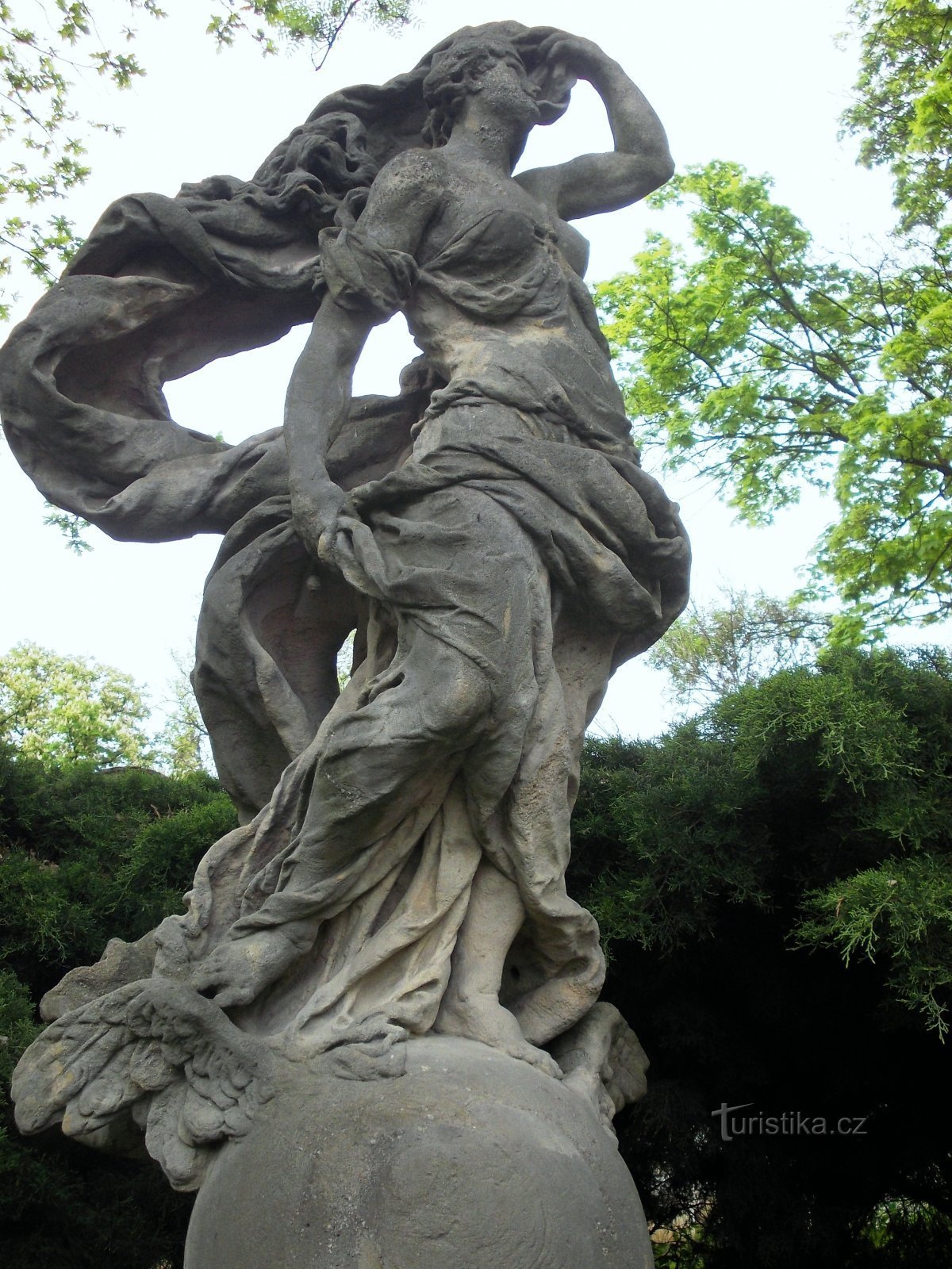 статуя богини Ники
