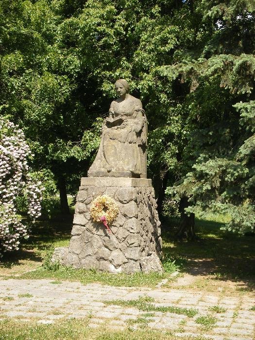 socha Boženy Němcové
