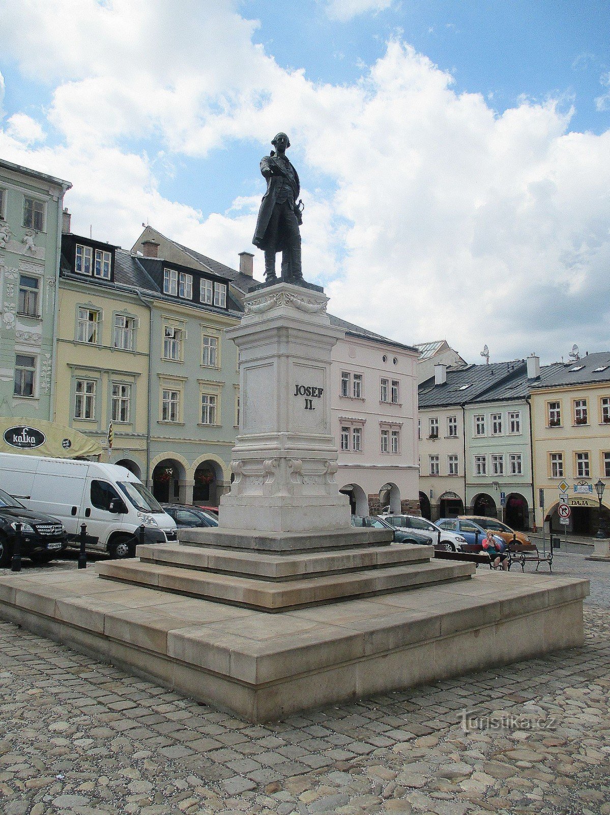 Statuia împăratului Iosif al II-lea.