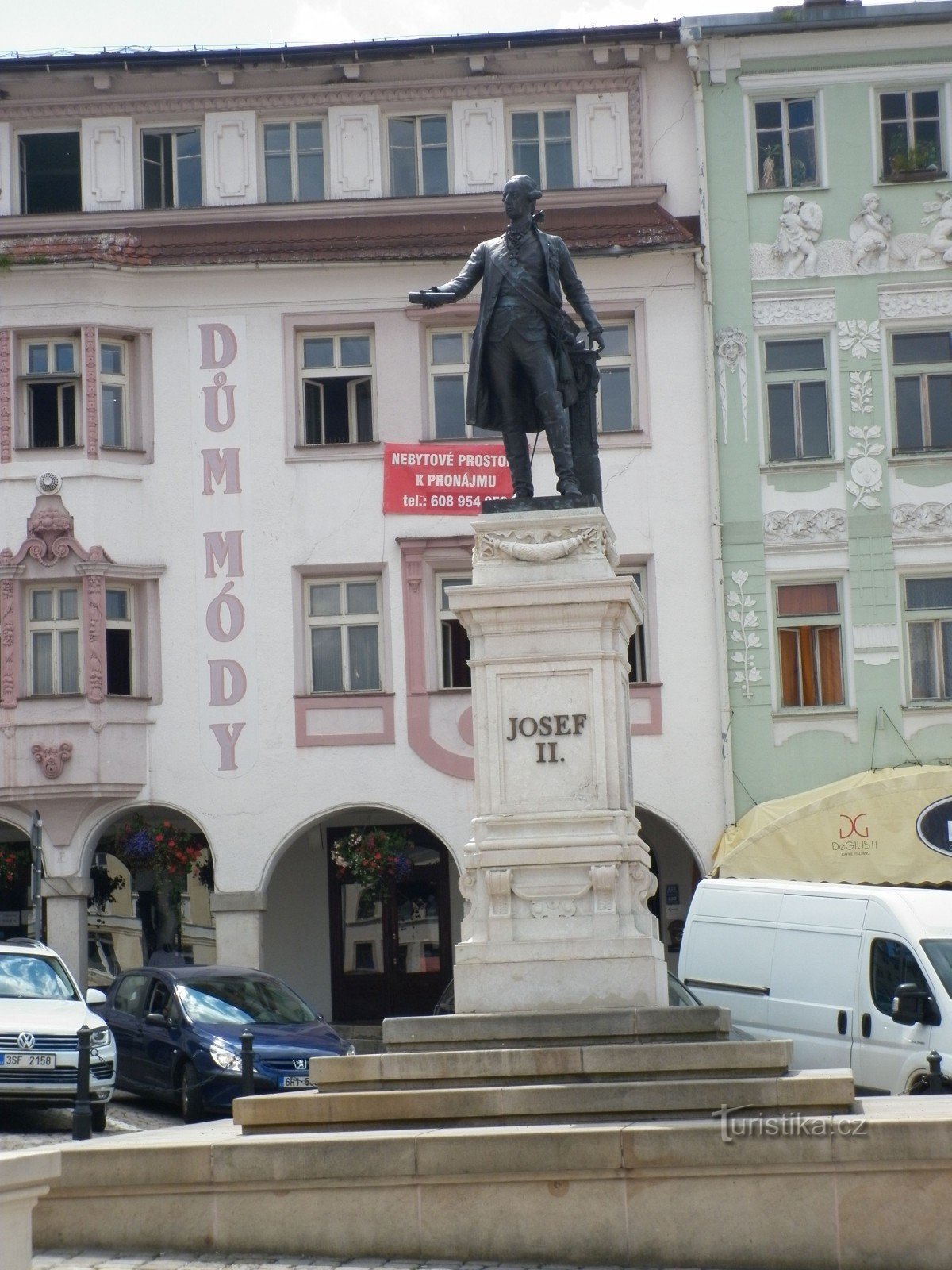 皇帝ヨーゼフ XNUMX 世の像。