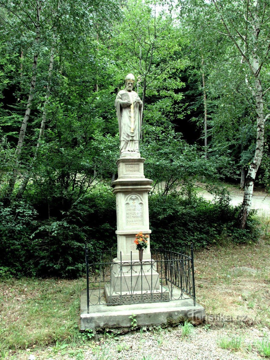 Памятник Франтишеку Салескому