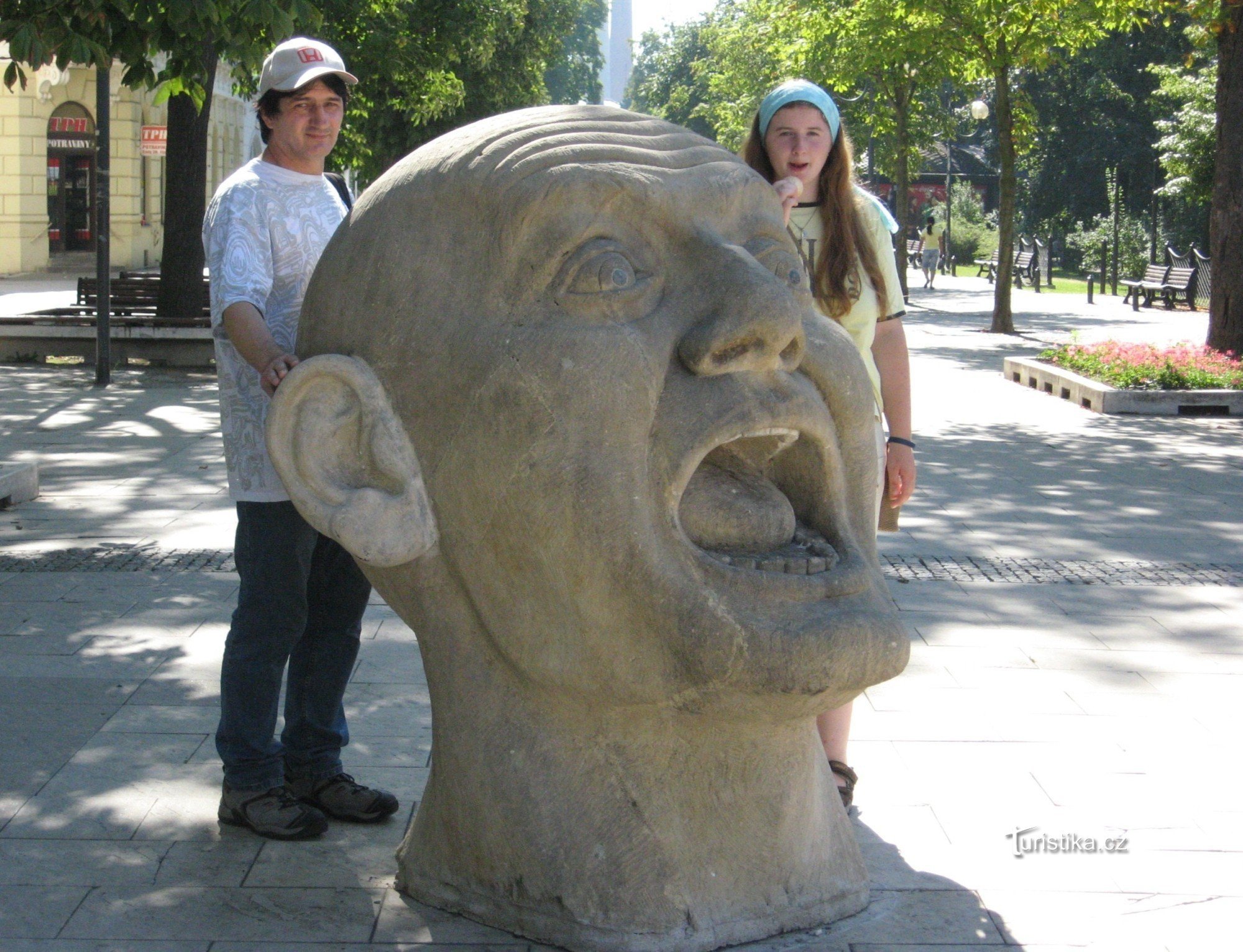 布热茨拉夫步行区的赫拉瓦雕像