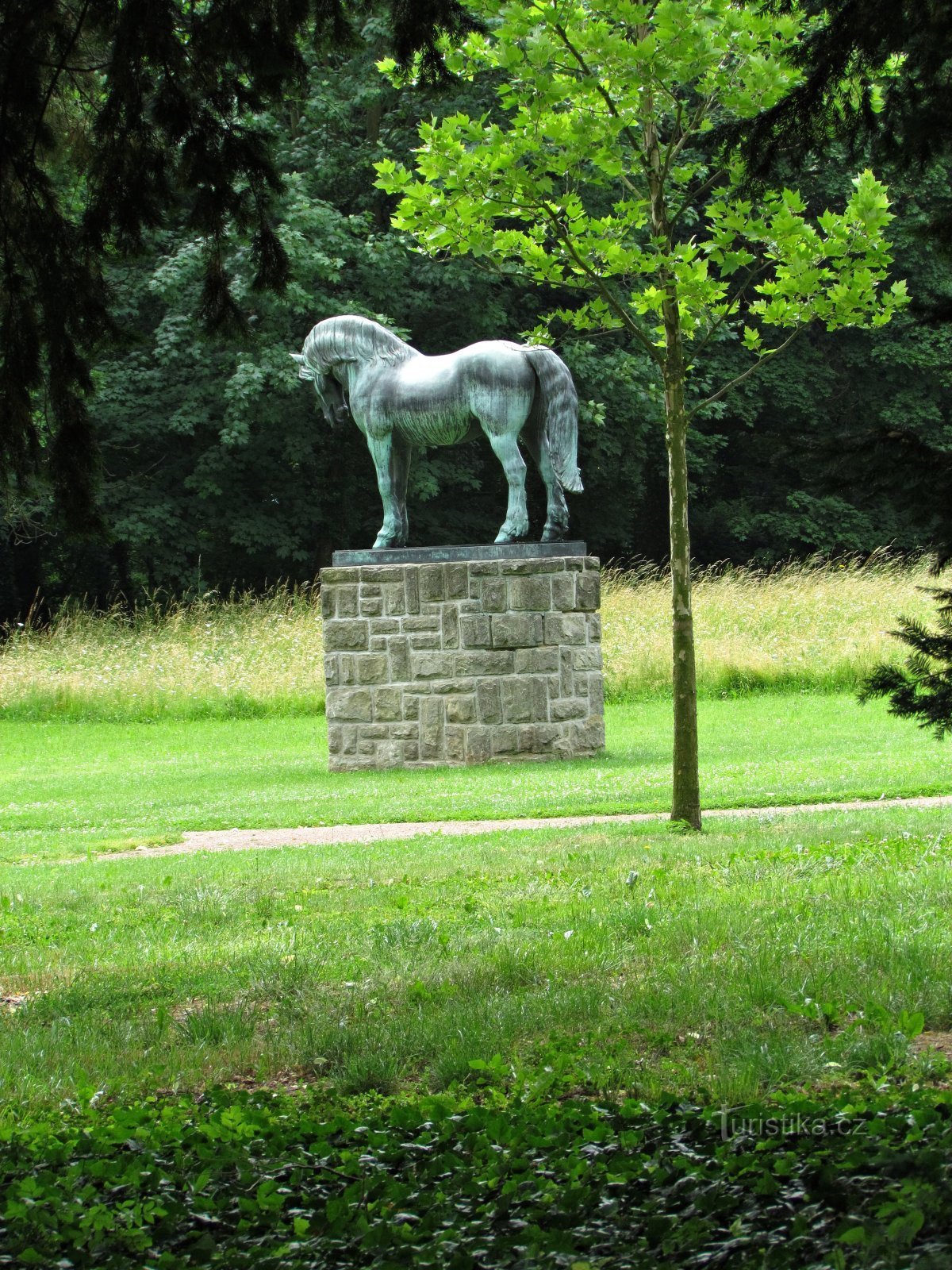 hest statue