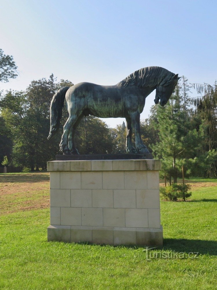 posąg konia
