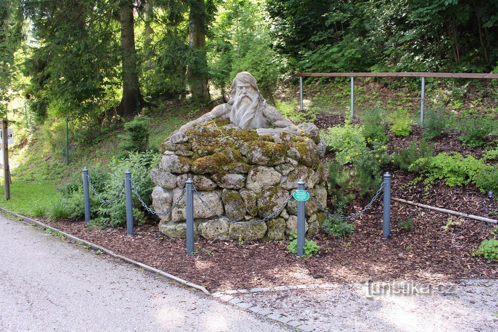 La statue de Krakonoš un peu plus près