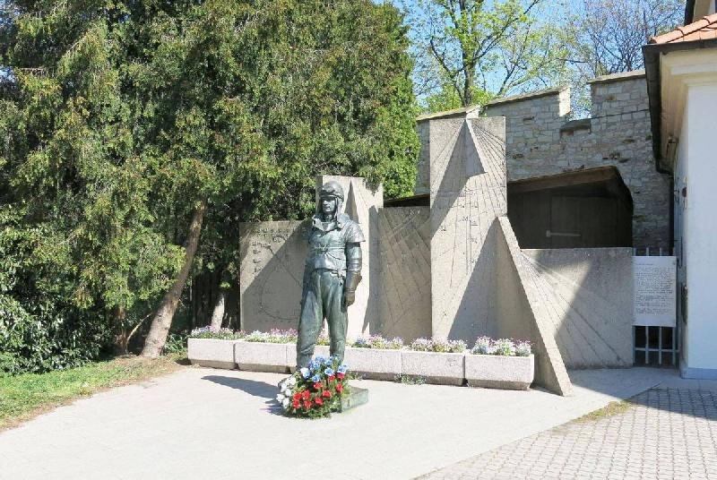 socha Milana Rastislava Štefánika