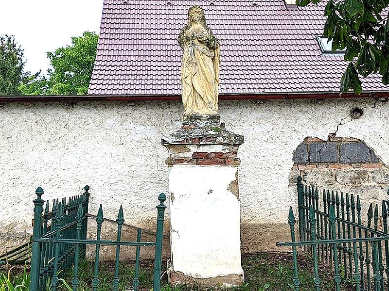 socha Neposkvrněného srdce Panny Marie