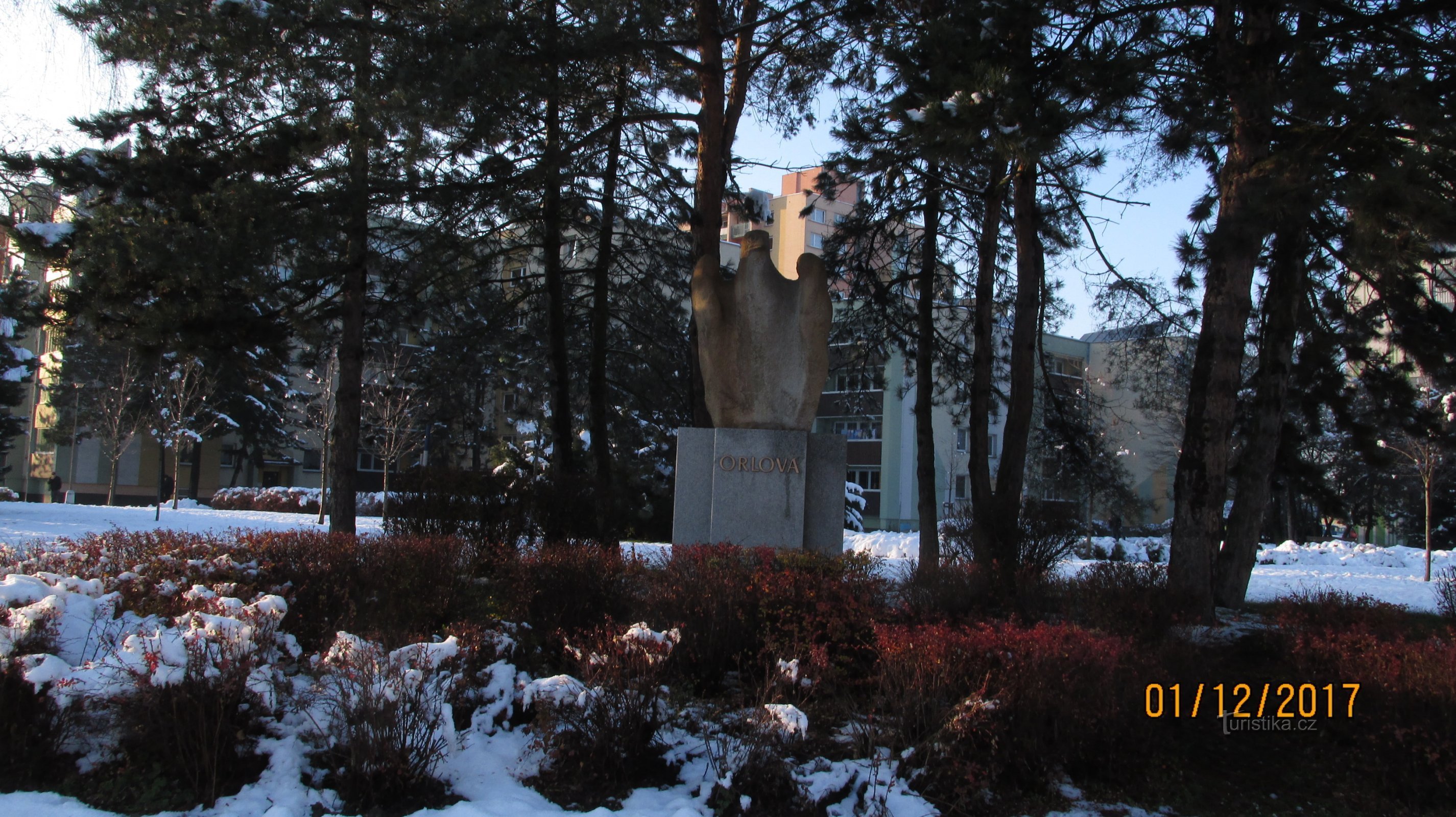 Orlice-statuen i Orlová skinner igen