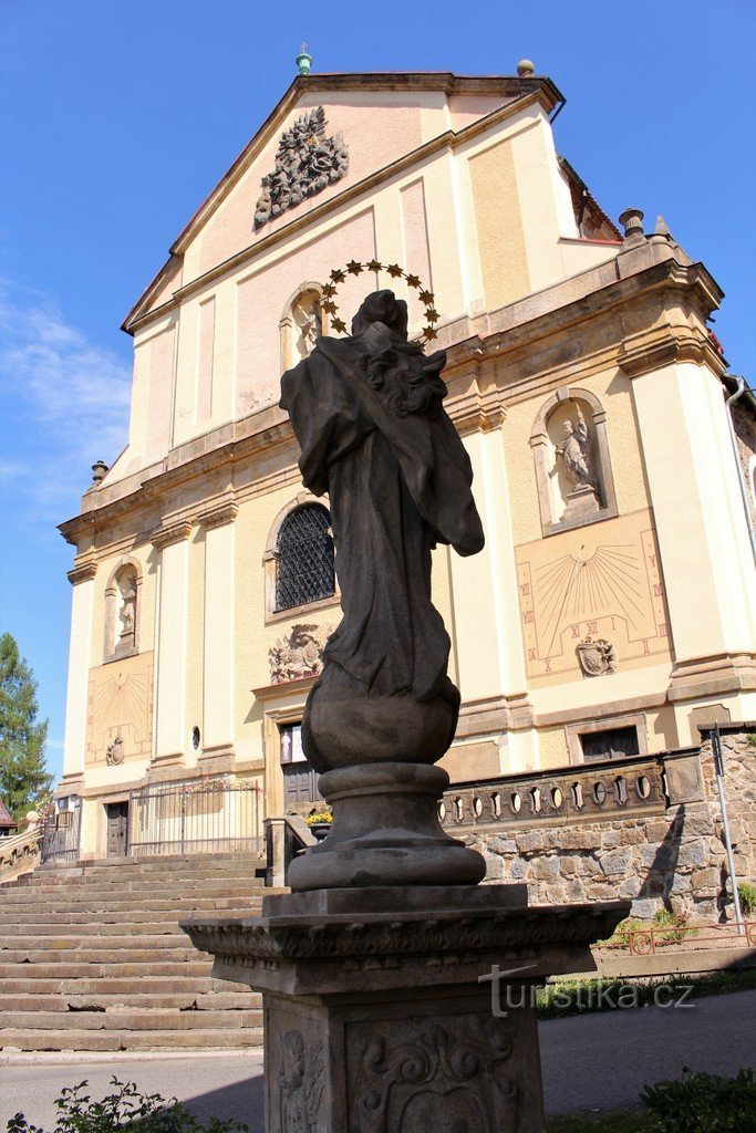 Standbeeld van de Maagd Maria