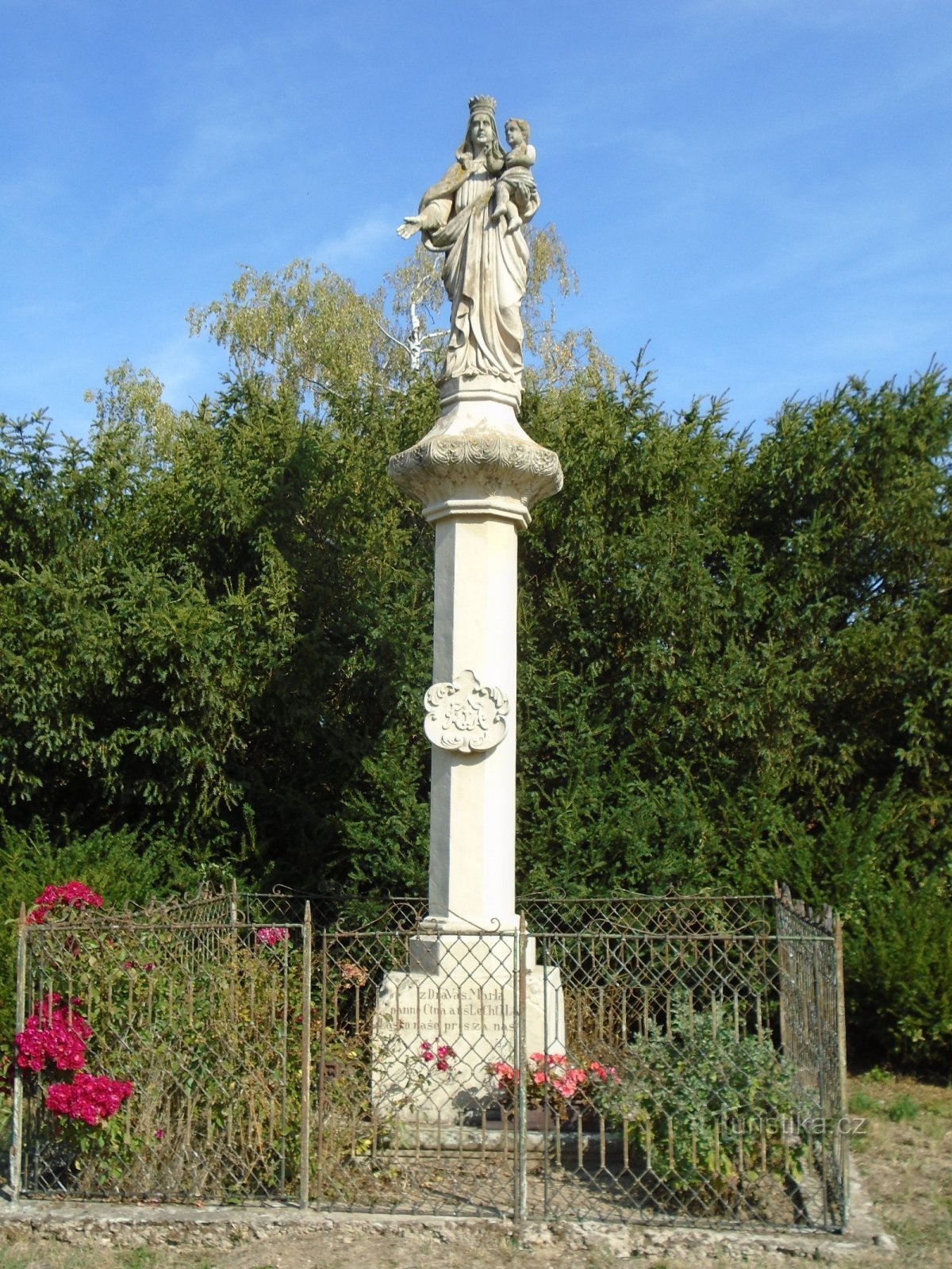 Статуя Девы Марии (Дуб, 21.9.2018)