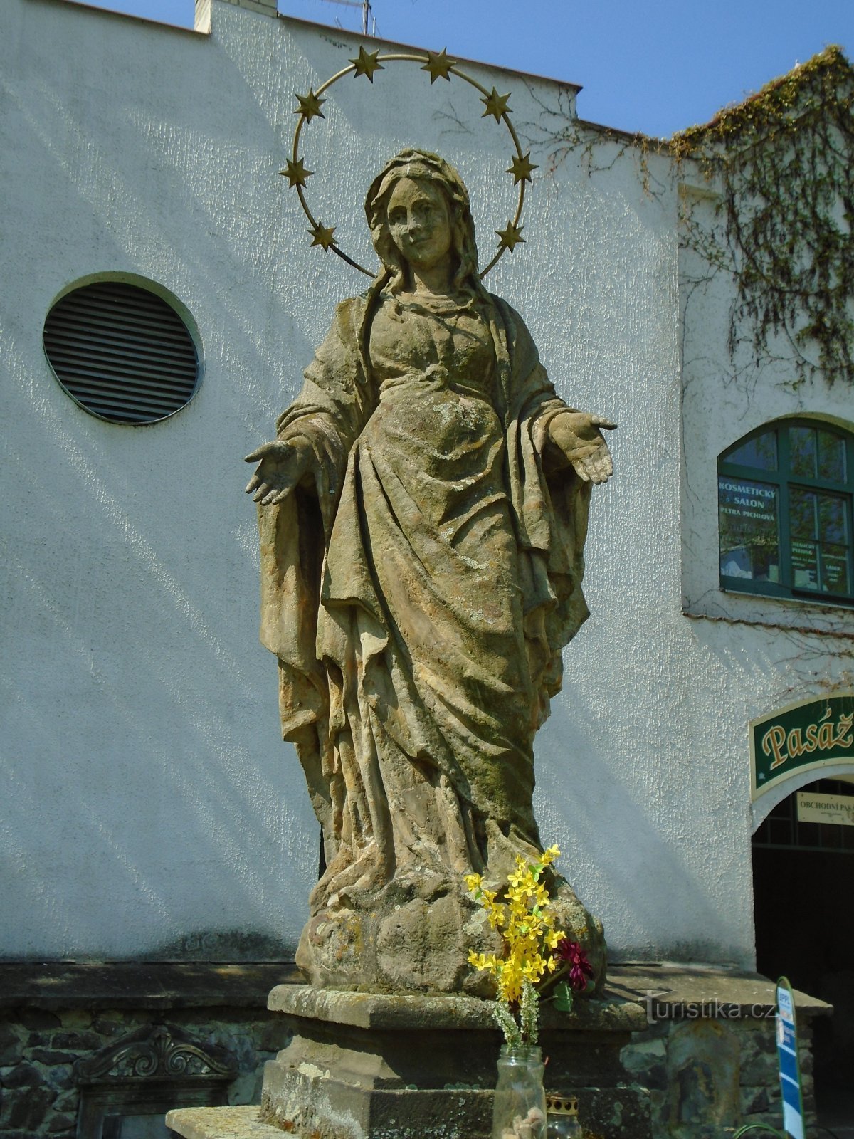 Estátua da Virgem Maria de Karlovská (Pardubice, 19.4.2018/XNUMX/XNUMX)