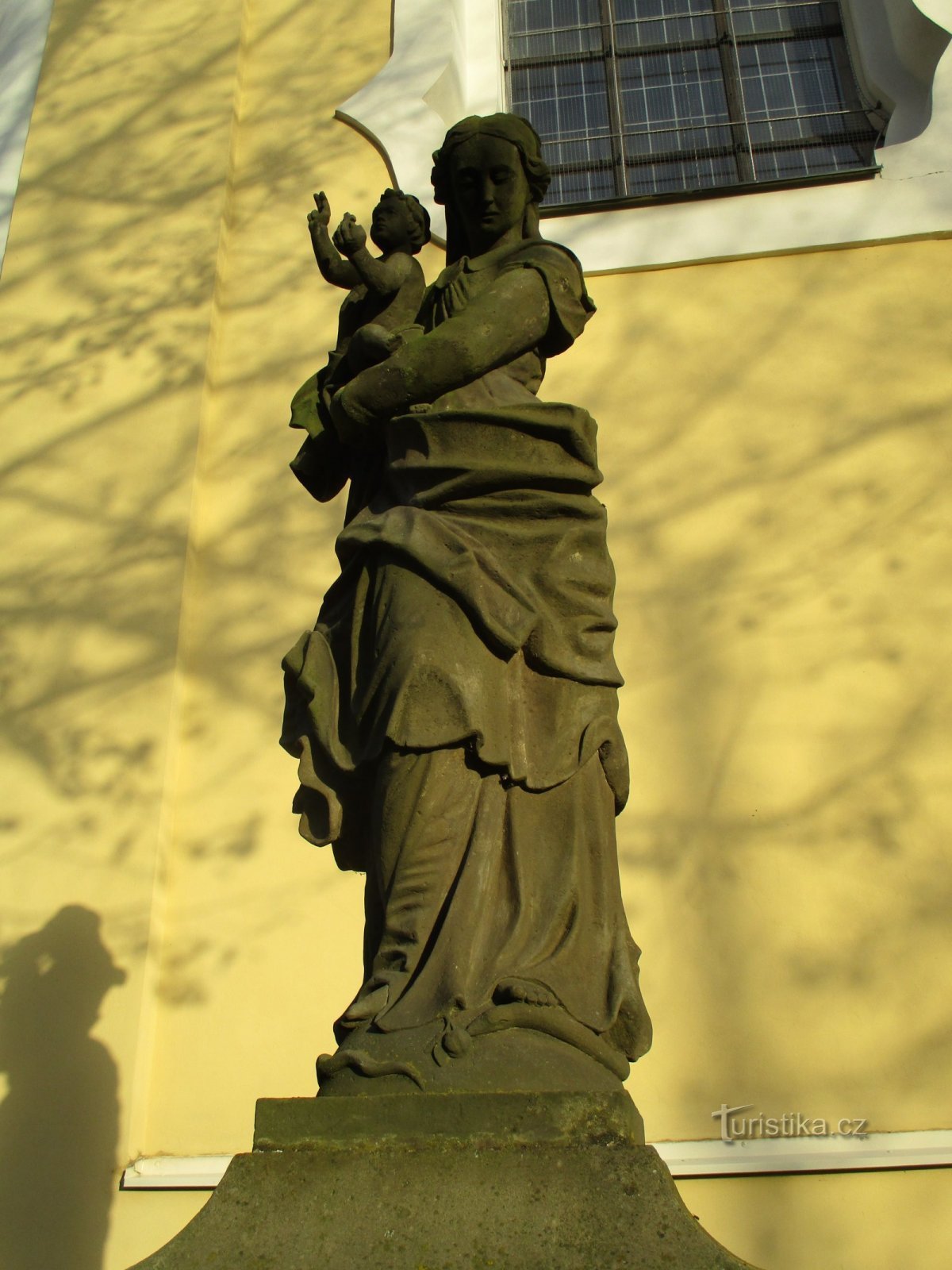 Statua della Vergine Maria (Nový Hradec Králové, 17.11.2019/XNUMX/XNUMX)