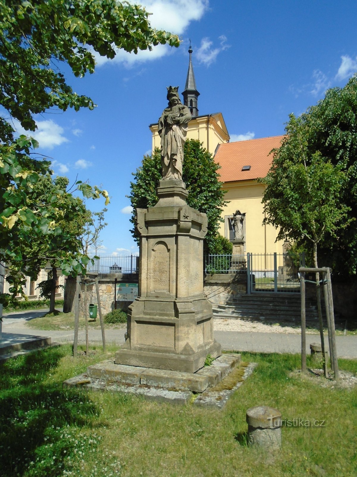 Statue de la Vierge Marie (Probluz)