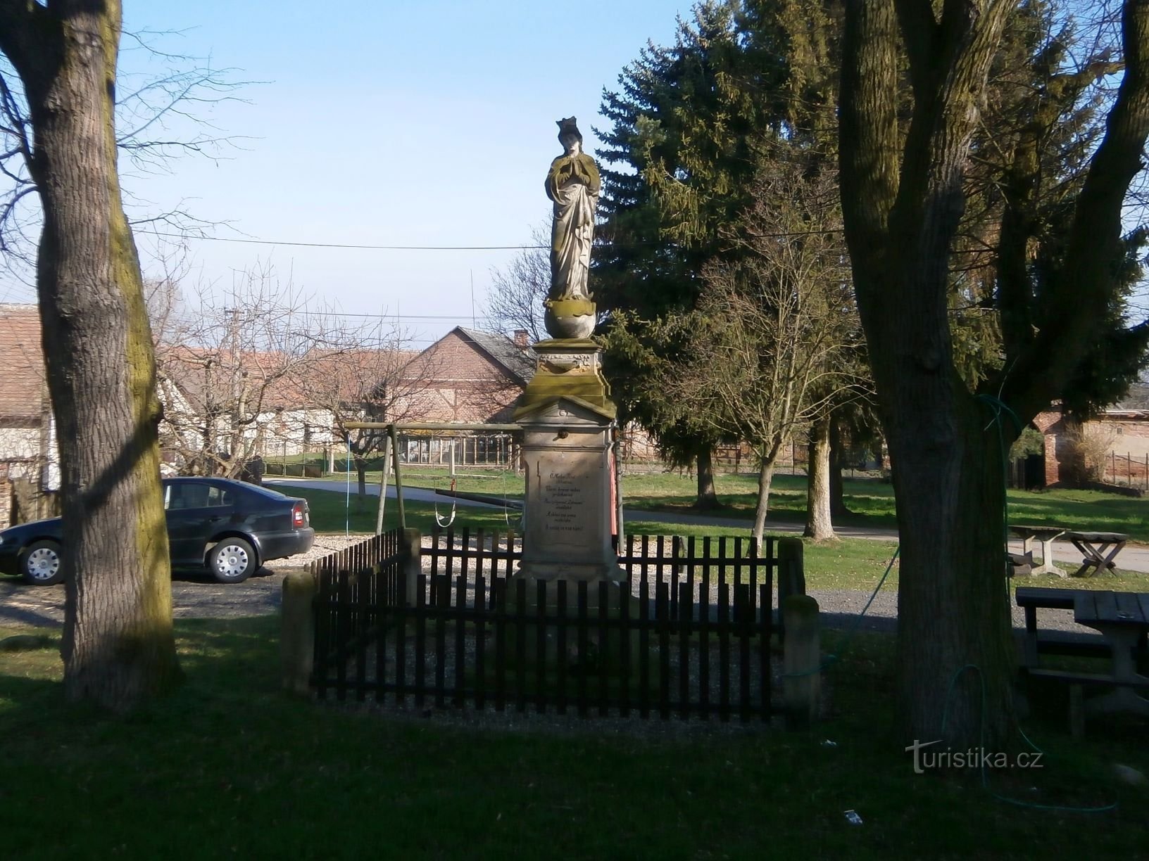 Statue de la Vierge Marie (Rosnice, 31.3.2017)