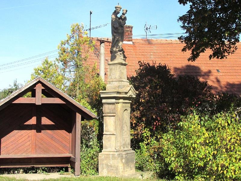 socha Panny Marie s Jezulátkem