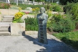 socha Petra Hapky u Zpívající fontány