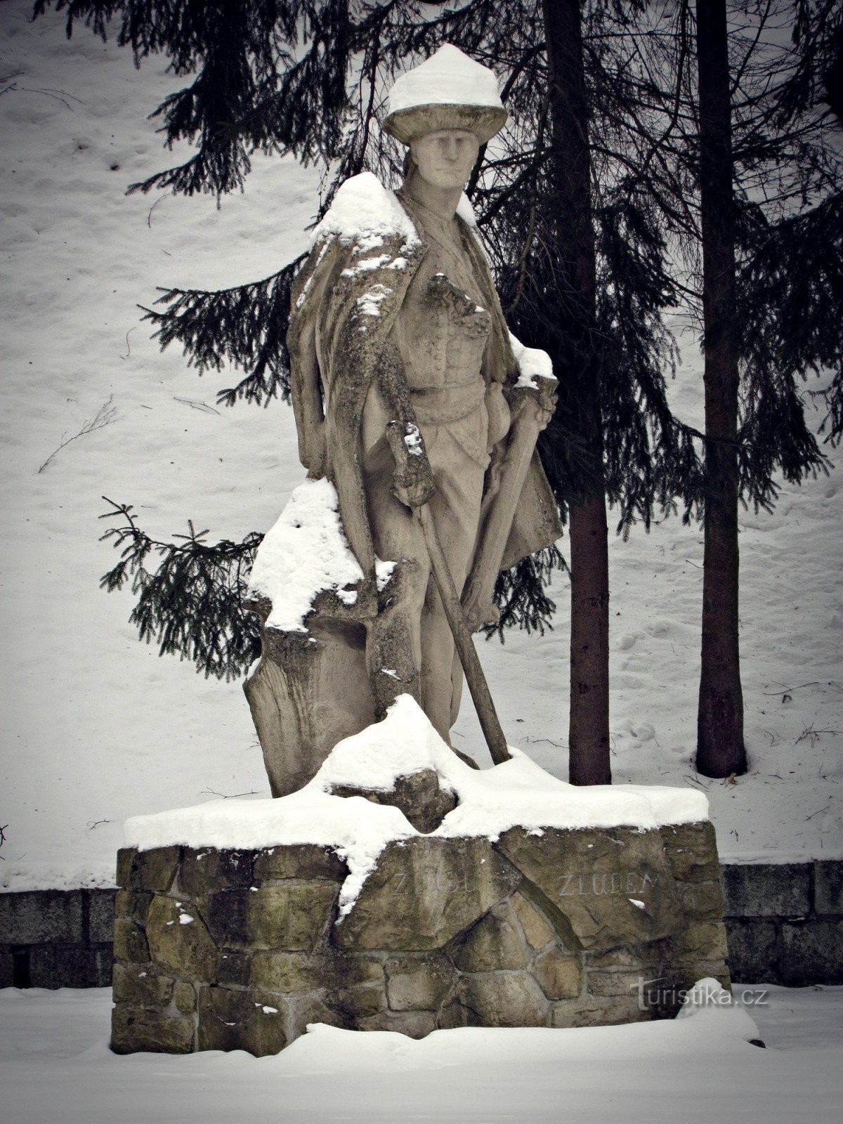 Het standbeeld van Portáš in Jasenná