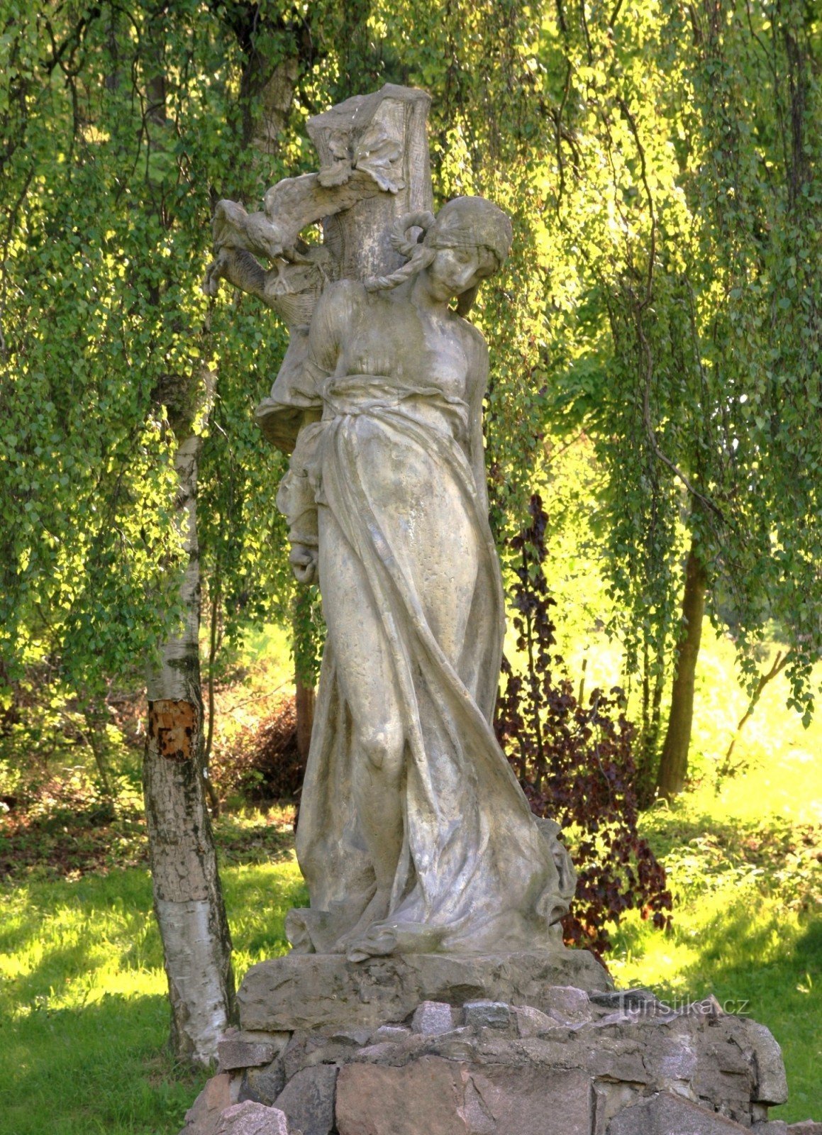 The statue of Šárka in Javorka park