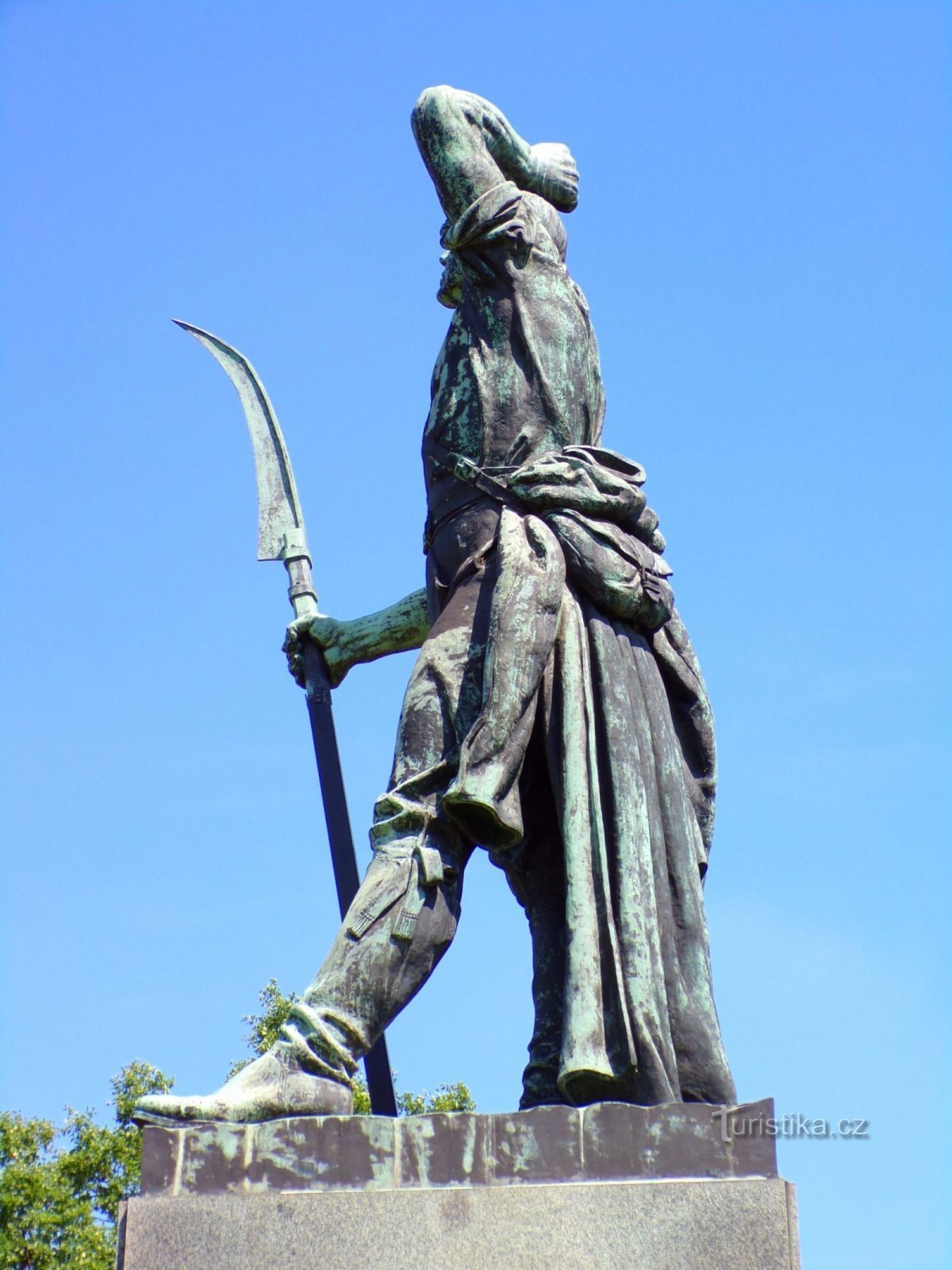 Standbeeld van een boer op het monument in Skalka (Chlumec nad Cidlinou, 5.6.2022/XNUMX/XNUMX)