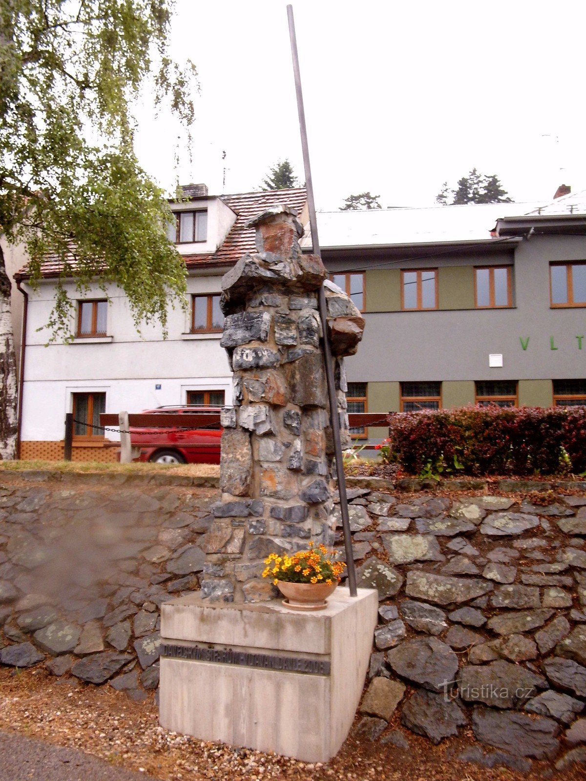 Die Statue der Chiffre in Davli