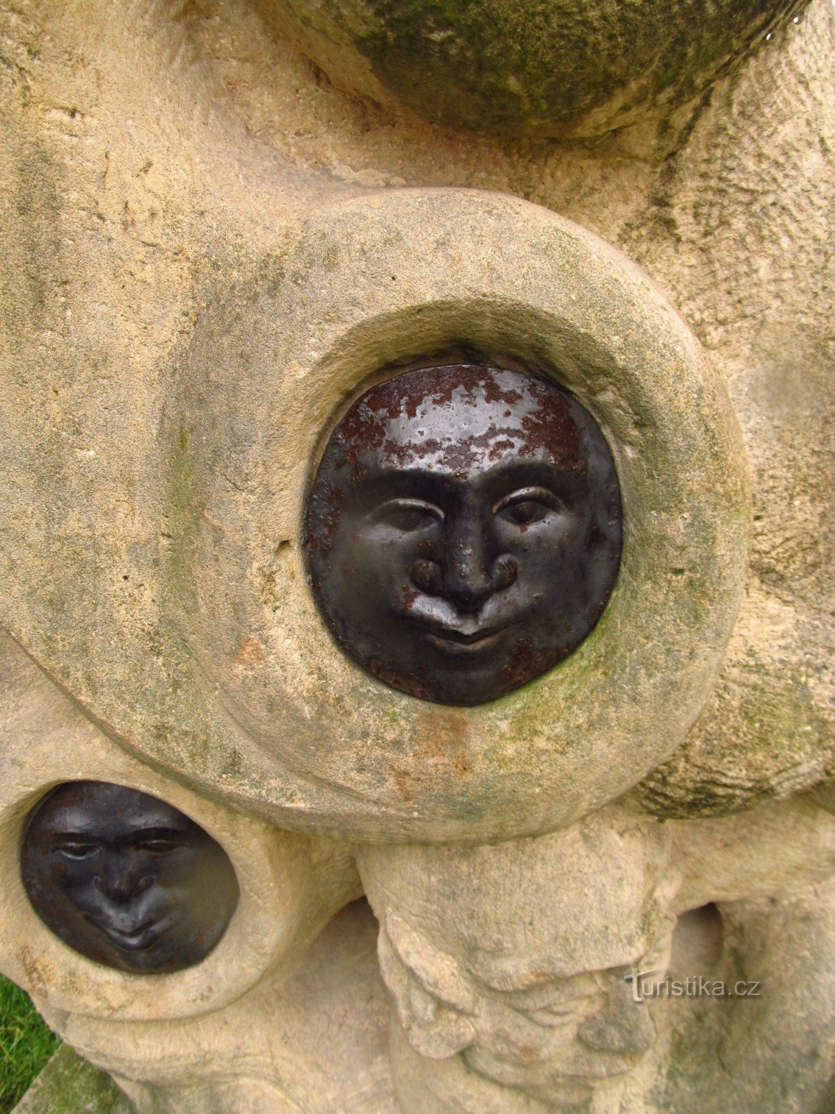 ローマン・コトルチによるカダニのショトコヴニーク像