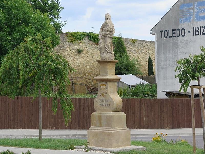 socha sv. Anny Samotřetí