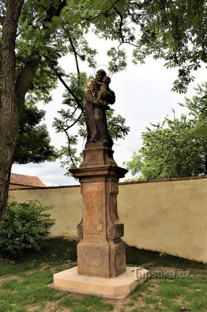 Άγαλμα του Αγ. Αντώνιος της Πάδοβας