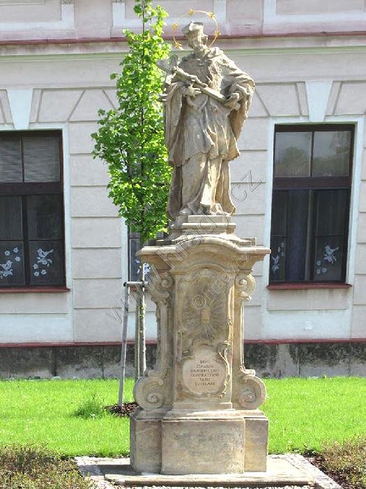 socha sv. Jana Nepomuckého