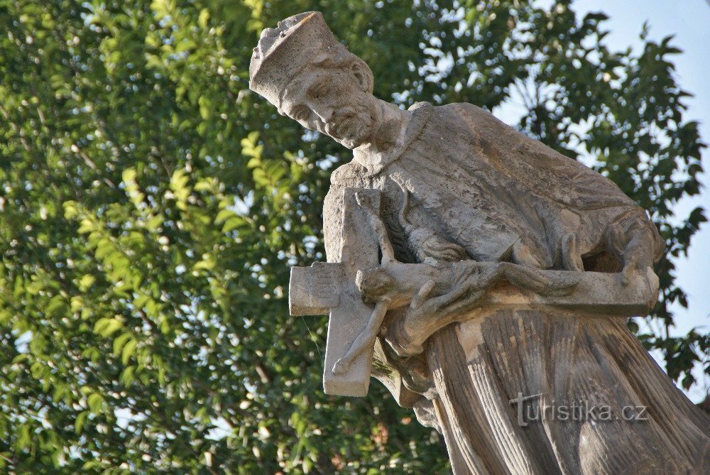 staty av St. Jan Nepomucký i Bříství