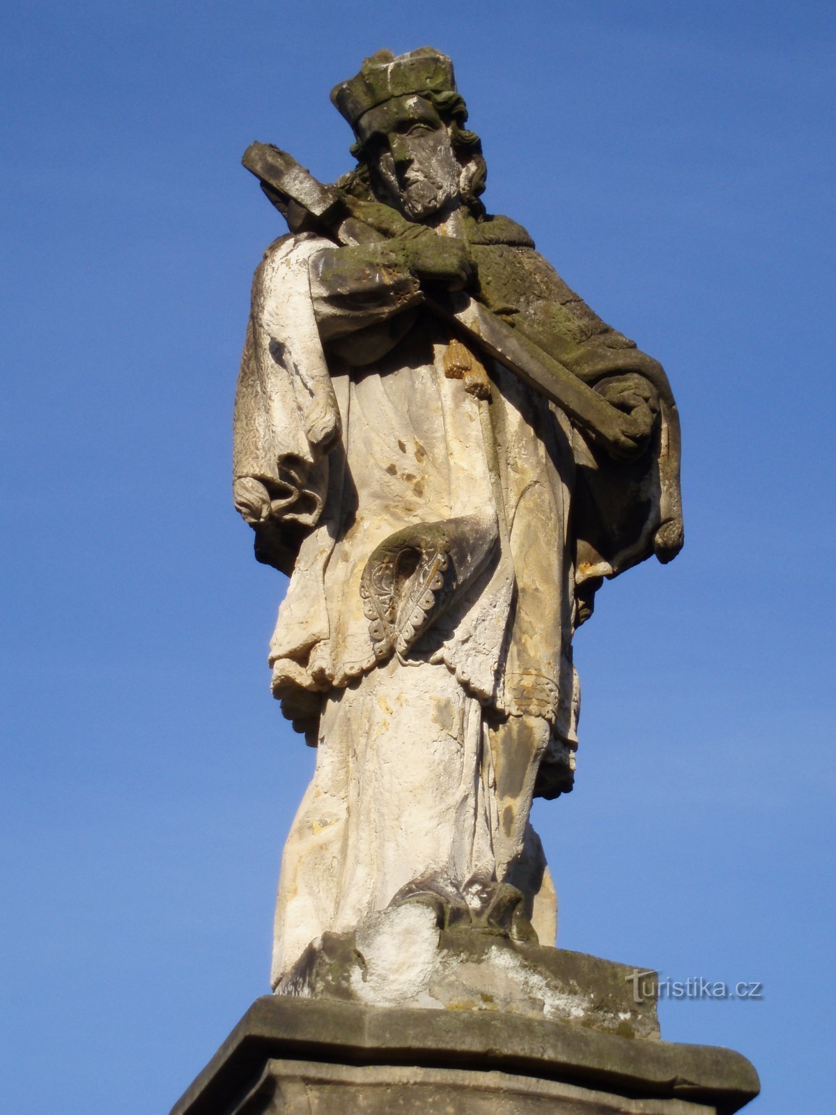 Statue af St. Jan Nepomucký i Medková gaden (Hradec Králové, 11.5.2011)