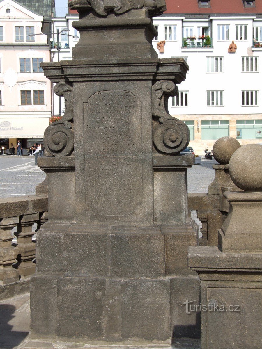 Staty av St. Jan Nepomucký i Náchod