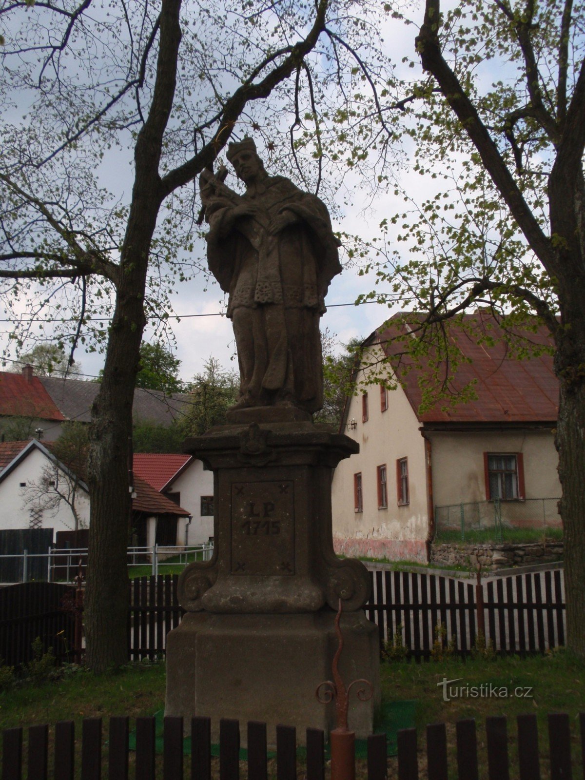 Pyhän patsas Jan Nepomucký Netínissä