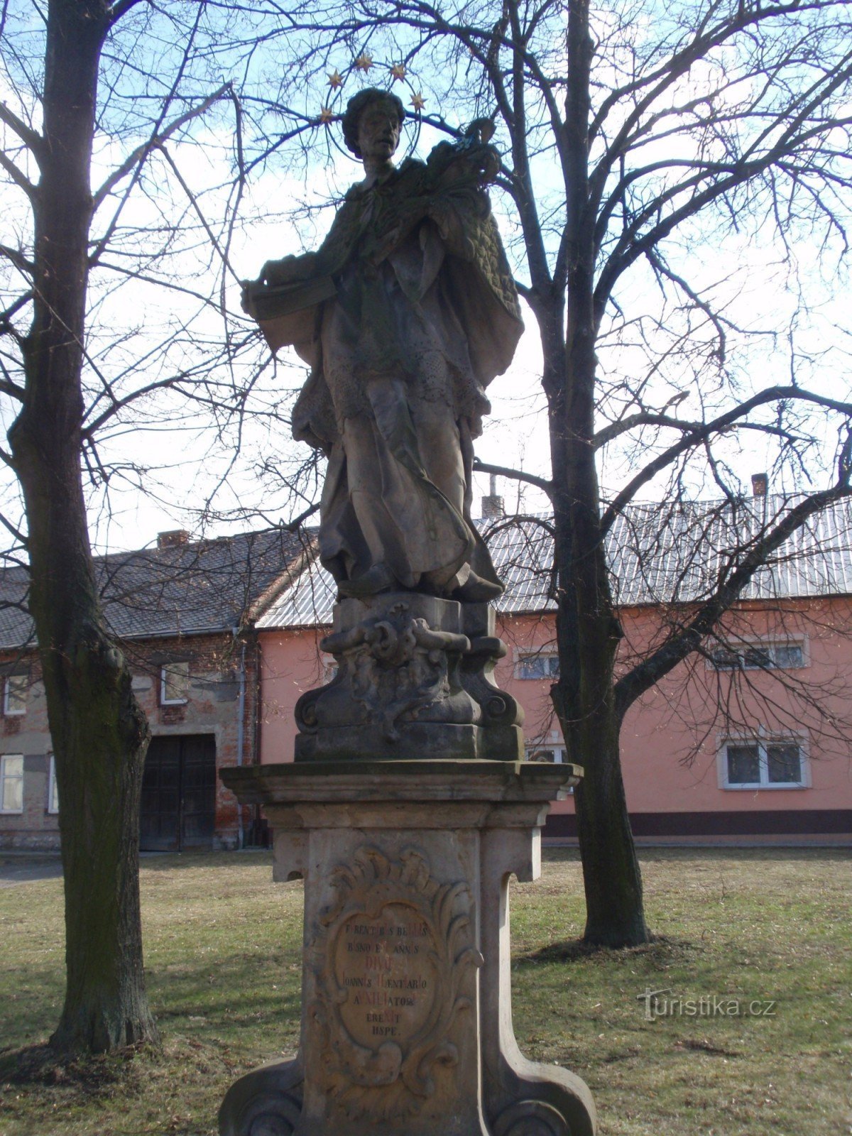 Estátua de S. Jan Nepomucký em Olomouc-Chvalkovice