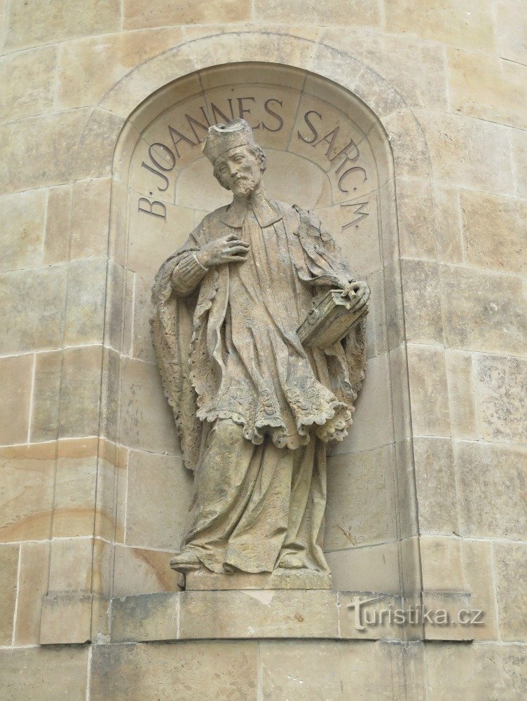 estatua de san Juan Sarkander