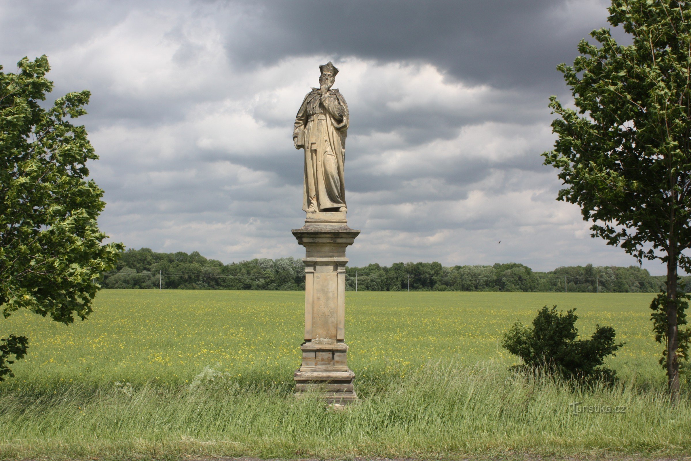 Статуя св. Ян Саркандер біля Товачова