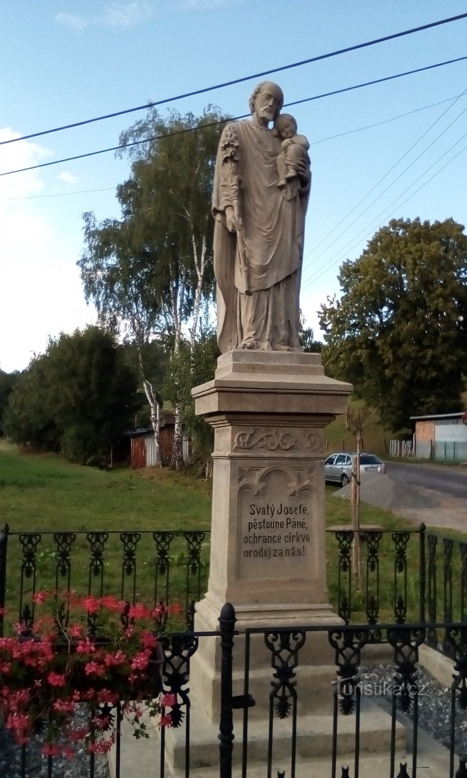 Standbeeld van St. Jozef met het kindje Jezus in Nové Hrady