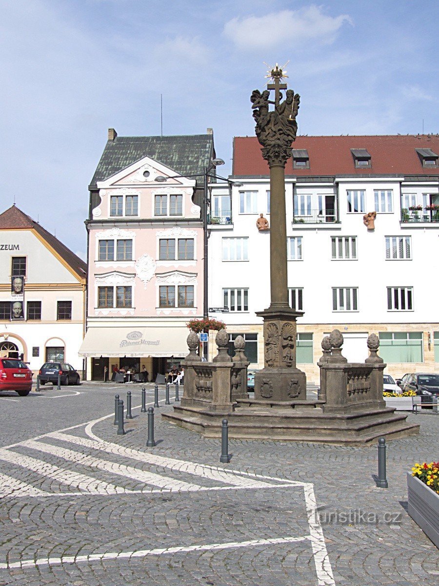 Heliga treenighetsstatyn i Náchod