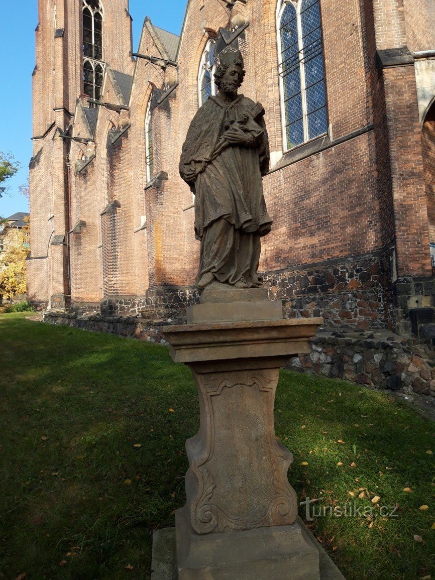 Estatua de San Juan de Nepomuck en el Balneario de Teplice