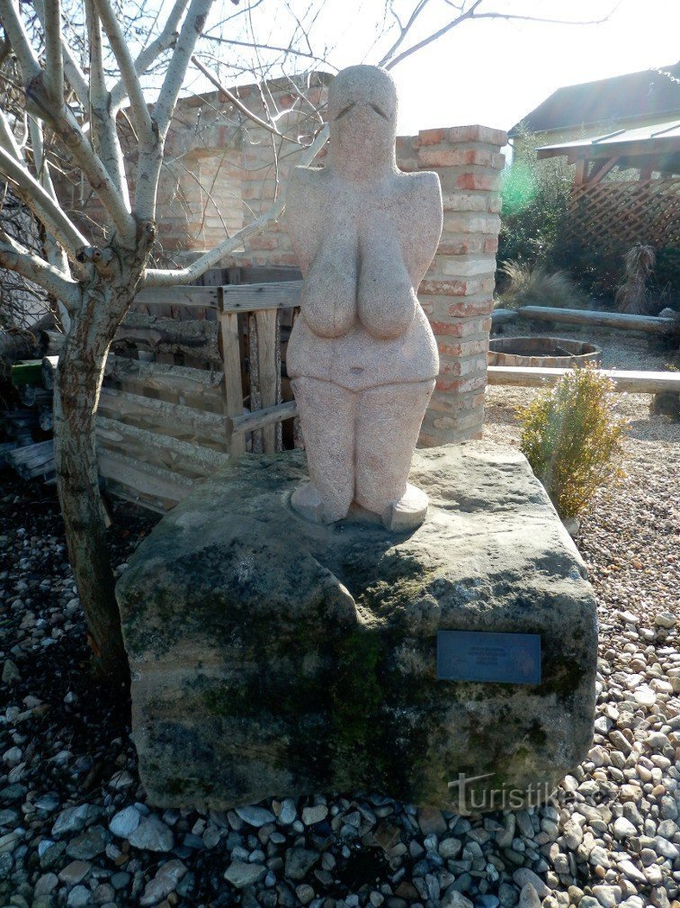 Věstonické Venus statue in the garden of the Balloon guesthouse