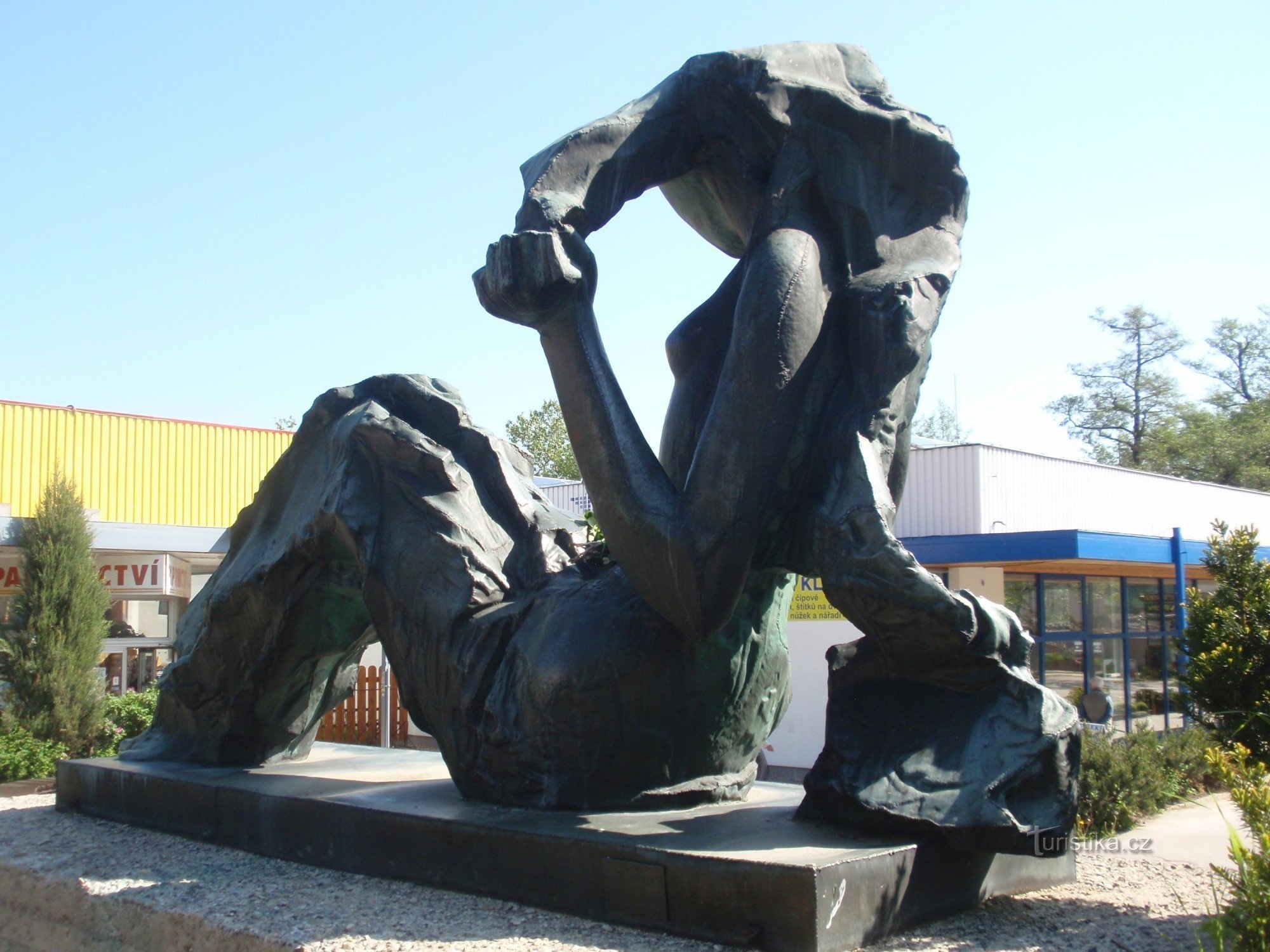 Статуя Высочины II работы Иржи Марека в Ждяре-над-Сазавой