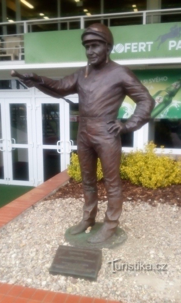 Statue von Jockey Vani