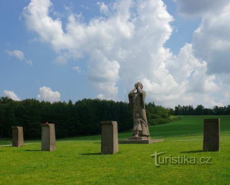 Sculptural decoration of the sacred area