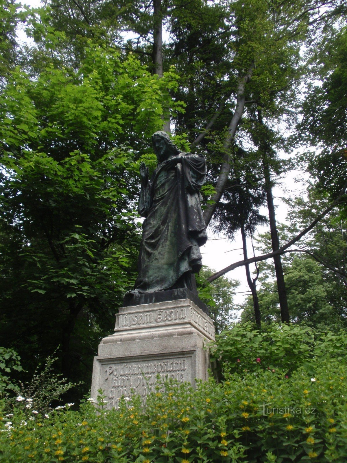 Monumenti scultorei della Santa Ostia