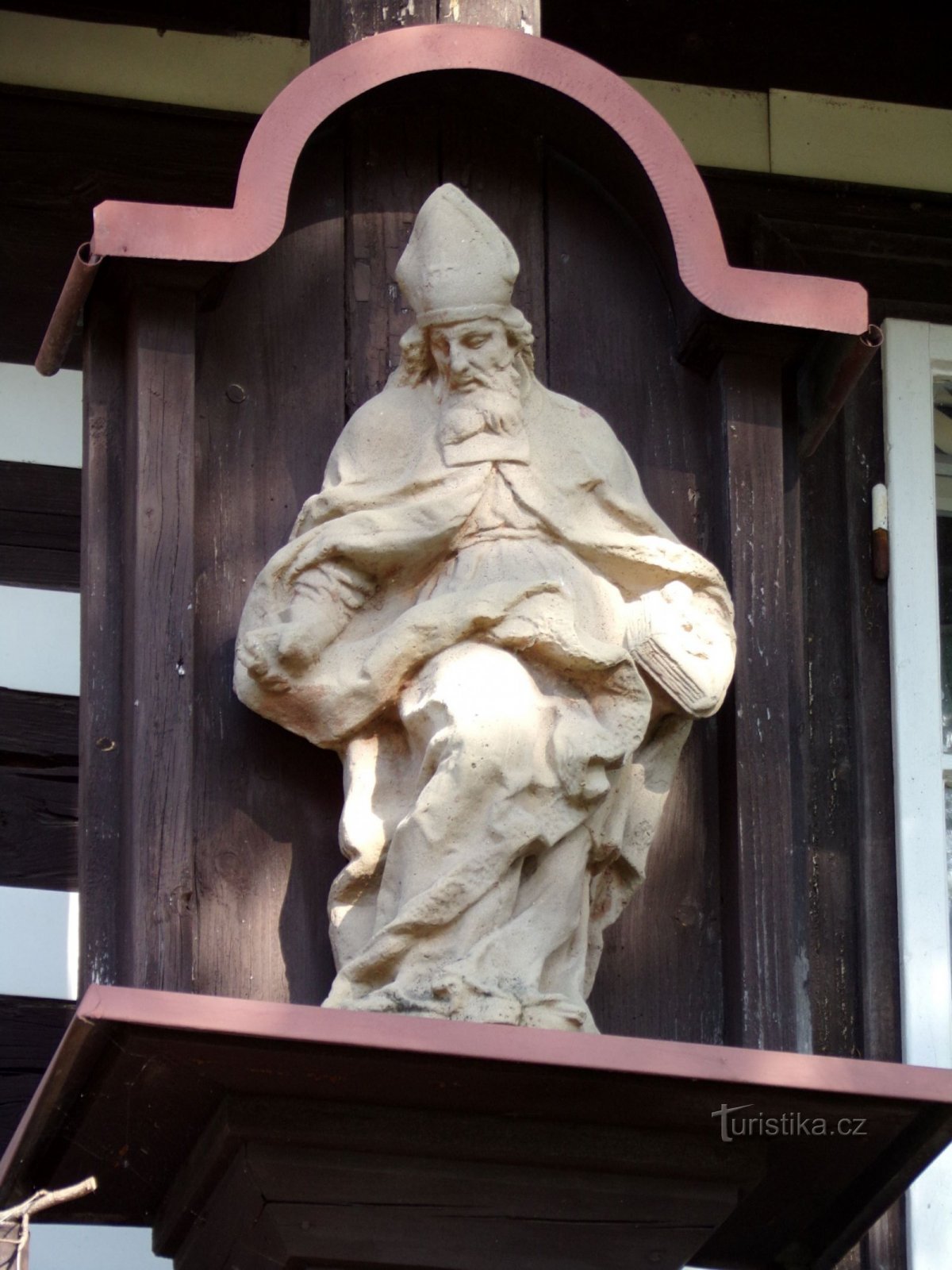 Statua di S. Mikuláš al numero 104 (Hajnice, 8.9.2021 settembre XNUMX)